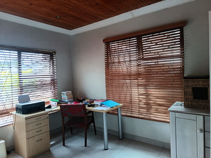 4 Bedroom Property for Sale in Athlone Western Cape